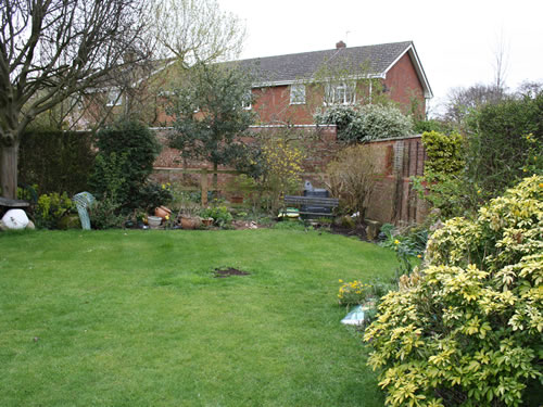 barton under needwood garden designer